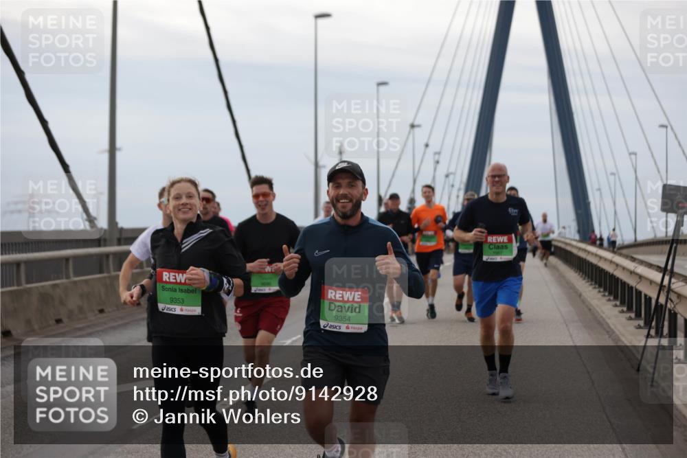 03.10.2025 - Köhlbrandbrückenlauf Jannik Wohlers http://msf.ph/oto/9142928 03.10.2025 15:44:13 Position 1 9353, 9354, 7057 meine-sportfotos.de