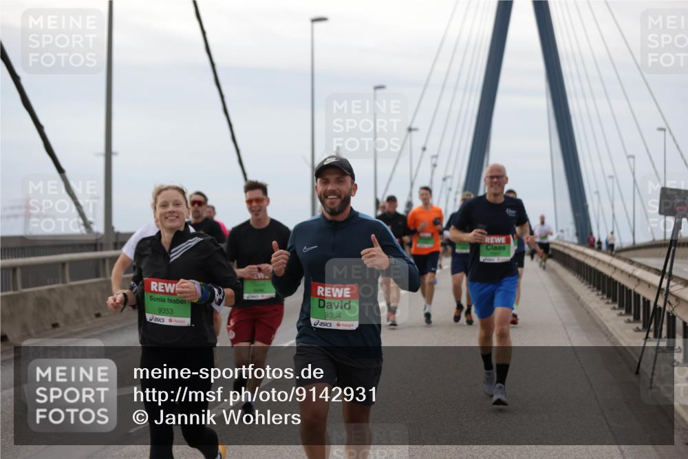 03.10.2025 - Köhlbrandbrückenlauf Jannik Wohlers http://msf.ph/oto/9142931 03.10.2025 15:44:13 Position 1 9353, 9354, 7067 meine-sportfotos.de