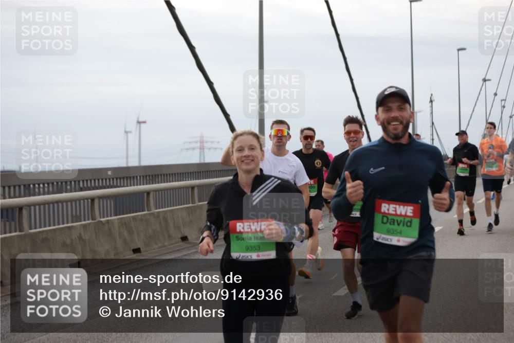 03.10.2025 - Köhlbrandbrückenlauf Jannik Wohlers http://msf.ph/oto/9142936 03.10.2025 15:44:13 Position 1 9353, 9354 meine-sportfotos.de