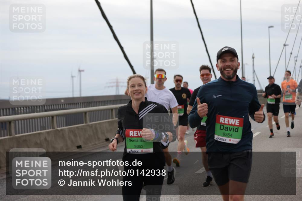 03.10.2025 - Köhlbrandbrückenlauf Jannik Wohlers http://msf.ph/oto/9142938 03.10.2025 15:44:13 Position 1 9353, 9354 meine-sportfotos.de