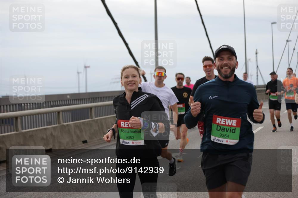03.10.2025 - Köhlbrandbrückenlauf Jannik Wohlers http://msf.ph/oto/9142939 03.10.2025 15:44:13 Position 1 9353, 9354 meine-sportfotos.de