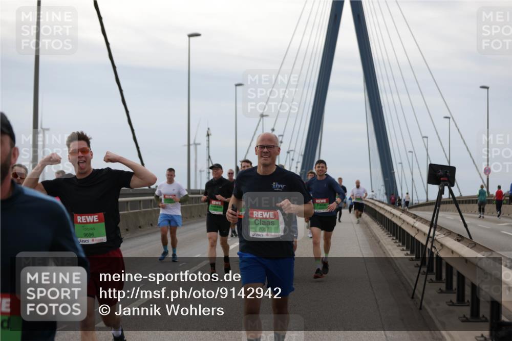 03.10.2025 - Köhlbrandbrückenlauf Jannik Wohlers http://msf.ph/oto/9142942 03.10.2025 15:44:14 Position 1 9696, 7057 meine-sportfotos.de
