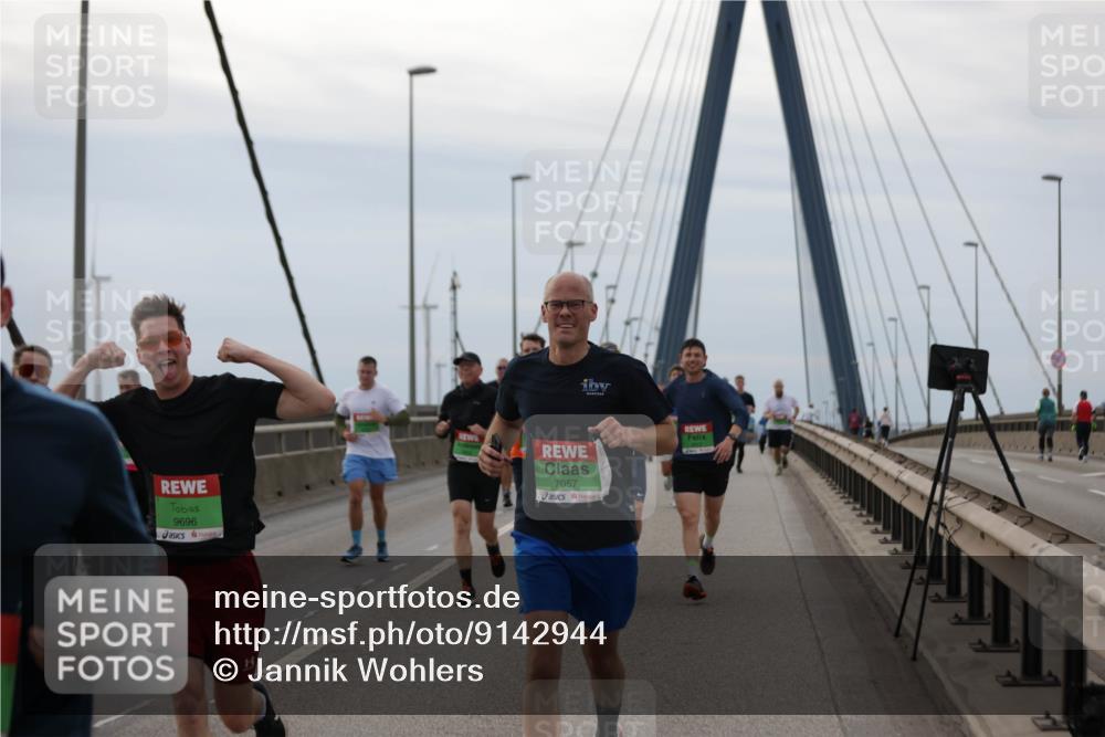 03.10.2025 - Köhlbrandbrückenlauf Jannik Wohlers http://msf.ph/oto/9142944 03.10.2025 15:44:14 Position 1 9696, 7057 meine-sportfotos.de