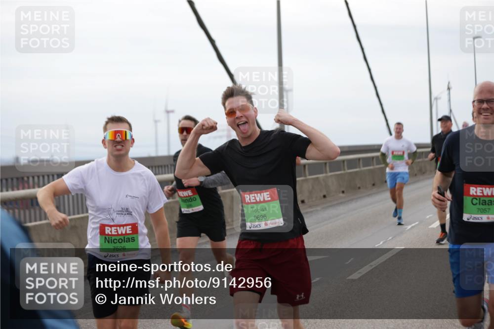 03.10.2025 - Köhlbrandbrückenlauf Jannik Wohlers http://msf.ph/oto/9142956 03.10.2025 15:44:14 Position 1 7526, 9696, 7057 meine-sportfotos.de