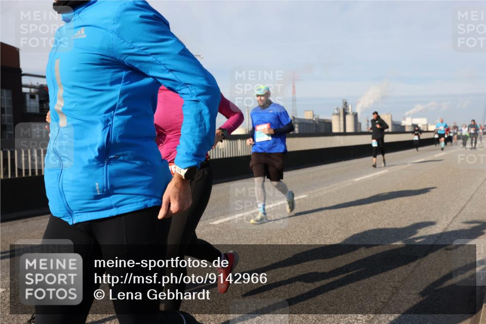 03.10.2025 - Köhlbrandbrückenlauf Lena Gebhardt http://msf.ph/oto/9142966 03.10.2025 10:00:50 Position 2  meine-sportfotos.de