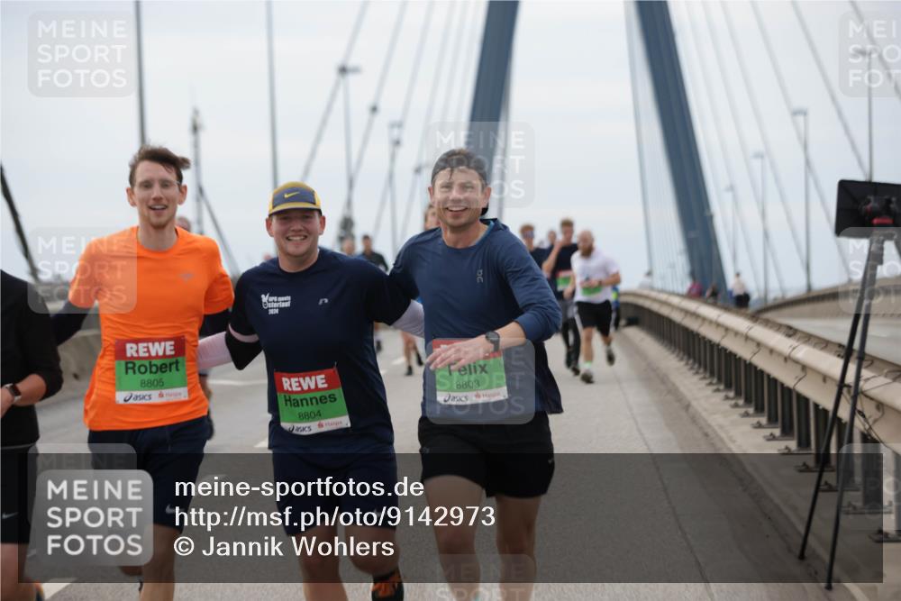 03.10.2025 - Köhlbrandbrückenlauf Jannik Wohlers http://msf.ph/oto/9142973 03.10.2025 15:44:16 Position 1 2024, 8805, 8804, 8803 meine-sportfotos.de