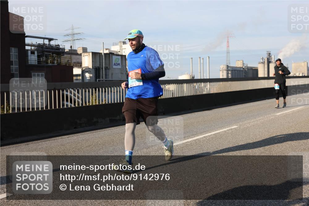03.10.2025 - Köhlbrandbrückenlauf Lena Gebhardt http://msf.ph/oto/9142976 03.10.2025 10:00:51 Position 2 2142 meine-sportfotos.de