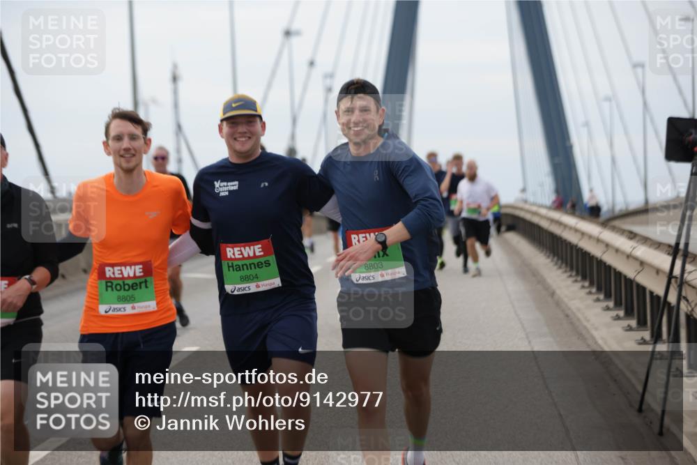 03.10.2025 - Köhlbrandbrückenlauf Jannik Wohlers http://msf.ph/oto/9142977 03.10.2025 15:44:16 Position 1 2024, 8805, 8804, 8803 meine-sportfotos.de