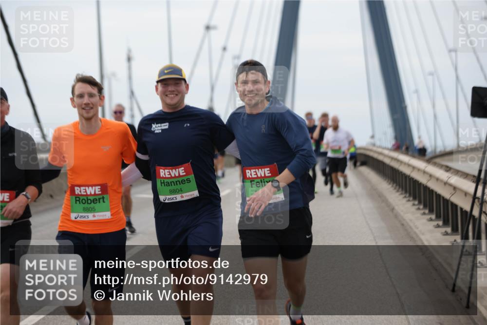 03.10.2025 - Köhlbrandbrückenlauf Jannik Wohlers http://msf.ph/oto/9142979 03.10.2025 15:44:16 Position 1 2014, 8805, 8804 meine-sportfotos.de