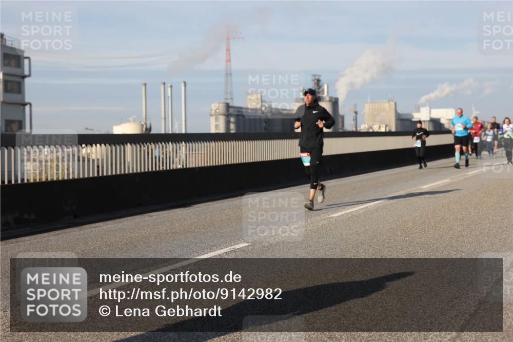 03.10.2025 - Köhlbrandbrückenlauf Lena Gebhardt http://msf.ph/oto/9142982 03.10.2025 10:00:51 Position 2  meine-sportfotos.de