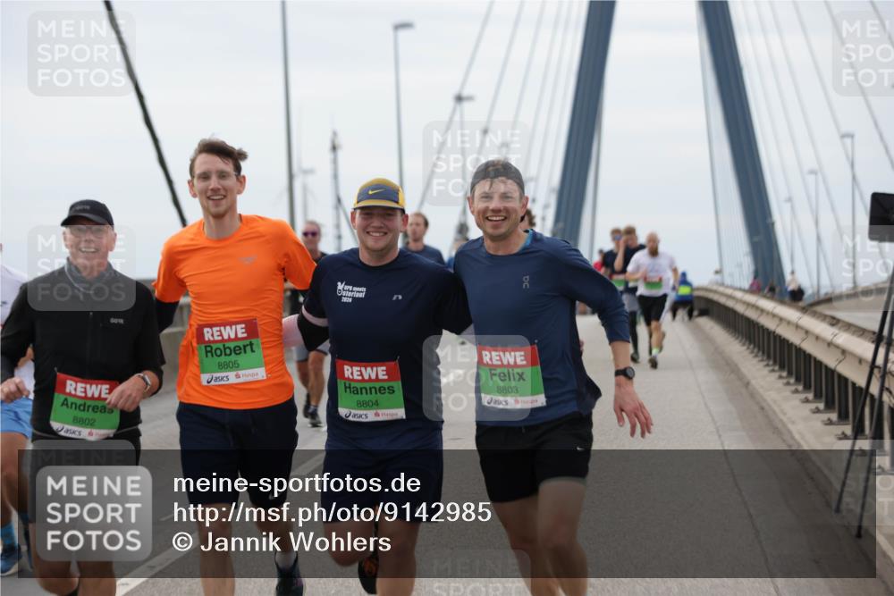 03.10.2025 - Köhlbrandbrückenlauf Jannik Wohlers http://msf.ph/oto/9142985 03.10.2025 15:44:16 Position 1 2024, 8802, 8805, 8804, 8803 meine-sportfotos.de