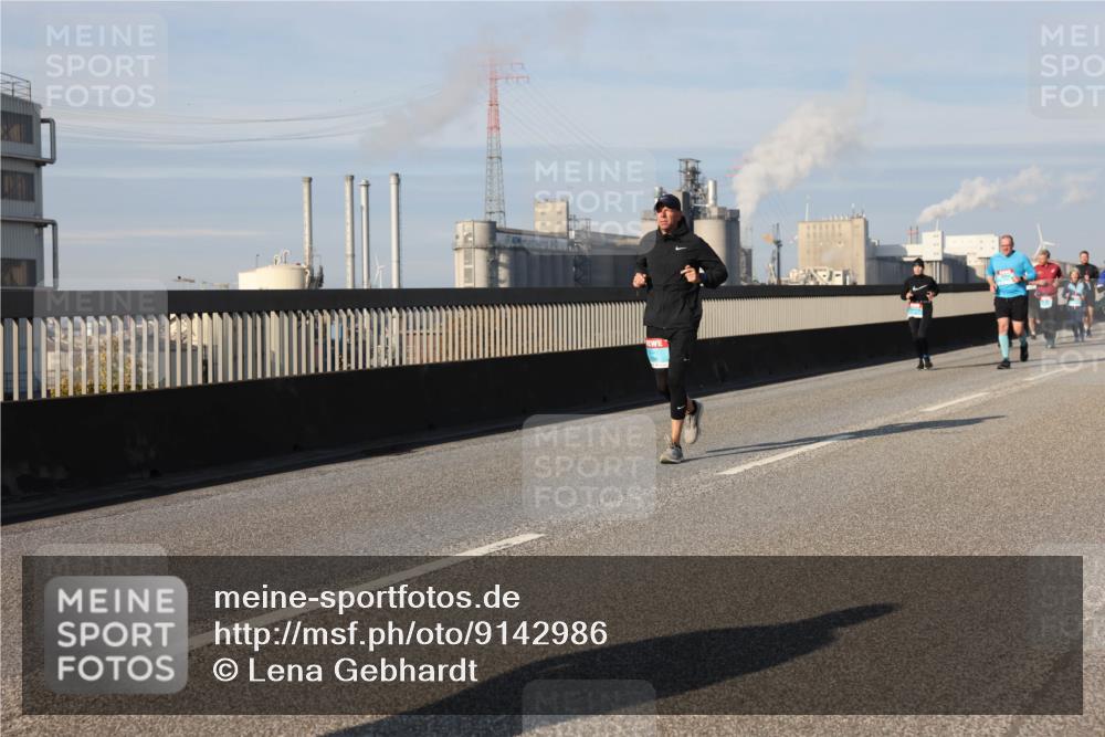03.10.2025 - Köhlbrandbrückenlauf Lena Gebhardt http://msf.ph/oto/9142986 03.10.2025 10:00:51 Position 2  meine-sportfotos.de