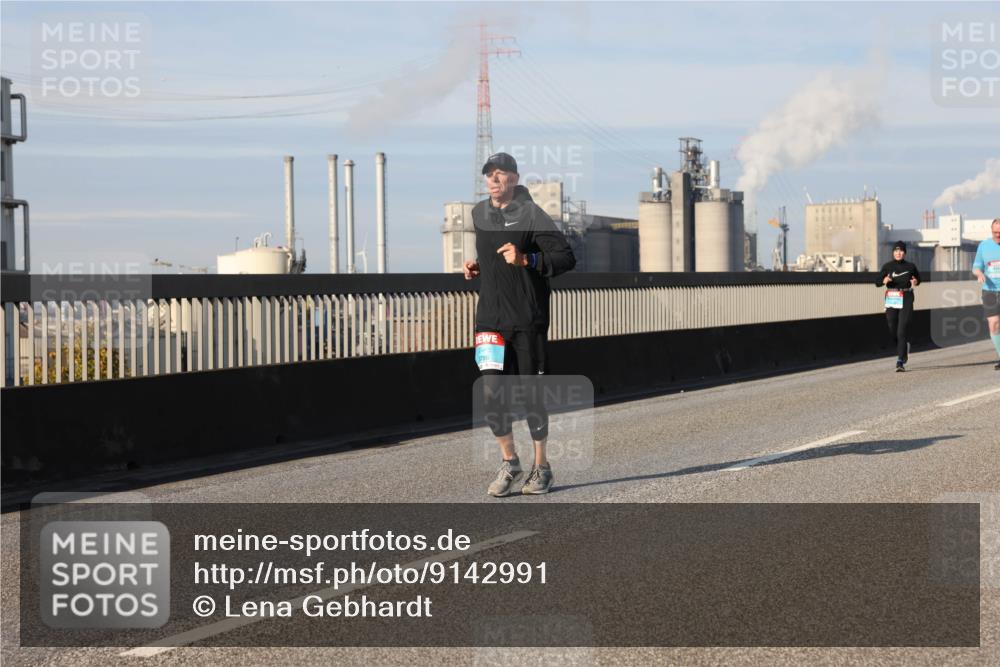 03.10.2025 - Köhlbrandbrückenlauf Lena Gebhardt http://msf.ph/oto/9142991 03.10.2025 10:00:52 Position 2  meine-sportfotos.de