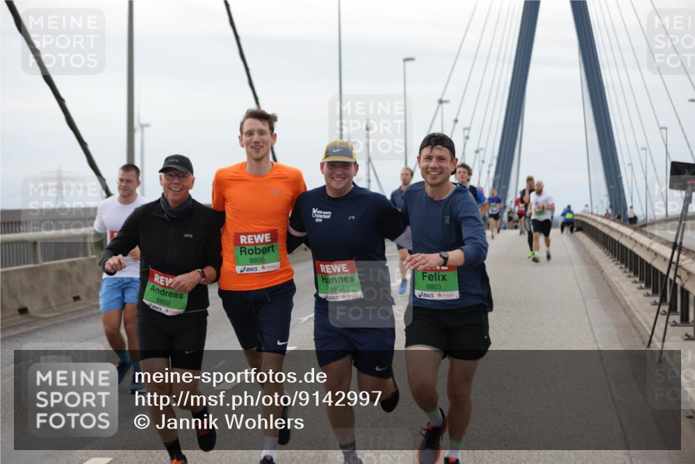 03.10.2025 - Köhlbrandbrückenlauf Jannik Wohlers http://msf.ph/oto/9142997 03.10.2025 15:44:16 Position 1 2024, 8805, 8804, 8803, 8802 meine-sportfotos.de
