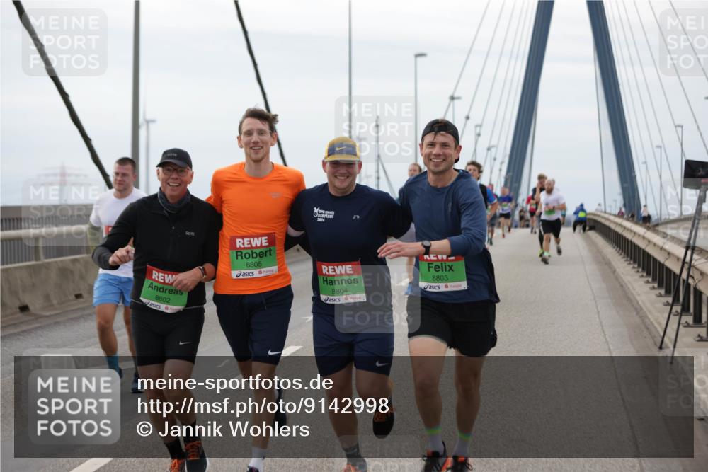 03.10.2025 - Köhlbrandbrückenlauf Jannik Wohlers http://msf.ph/oto/9142998 03.10.2025 15:44:16 Position 1 2024, 8802, 8805, 8804, 8803 meine-sportfotos.de