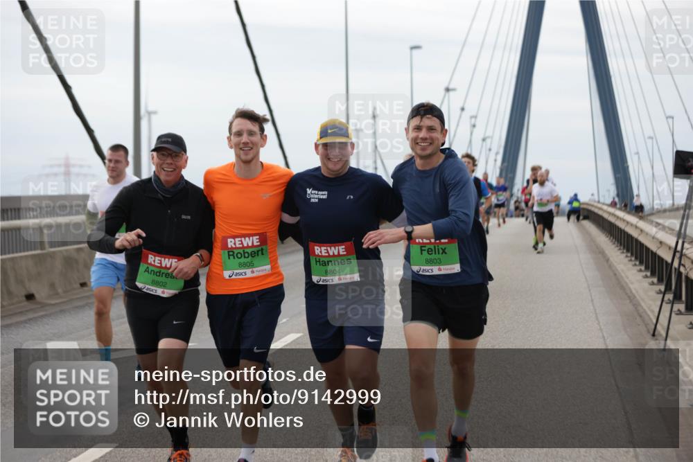 03.10.2025 - Köhlbrandbrückenlauf Jannik Wohlers http://msf.ph/oto/9142999 03.10.2025 15:44:17 Position 1 8802, 2024, 8805, 8804, 8803 meine-sportfotos.de