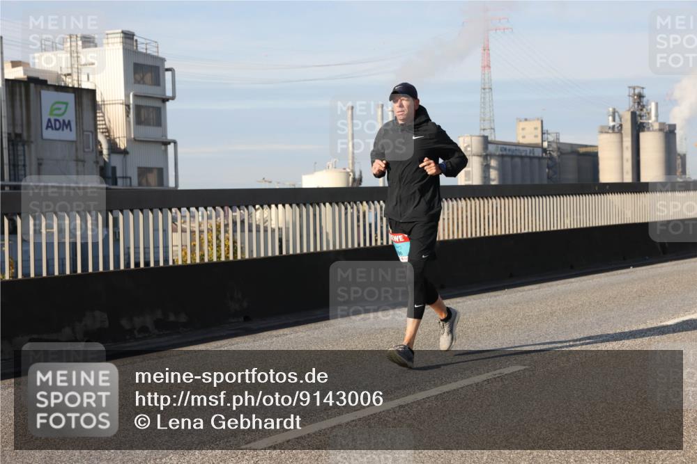 03.10.2025 - Köhlbrandbrückenlauf Lena Gebhardt http://msf.ph/oto/9143006 03.10.2025 10:00:52 Position 2  meine-sportfotos.de