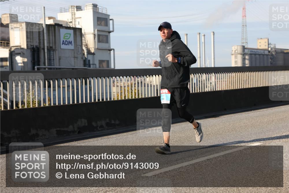 03.10.2025 - Köhlbrandbrückenlauf Lena Gebhardt http://msf.ph/oto/9143009 03.10.2025 10:00:53 Position 2 3786 meine-sportfotos.de