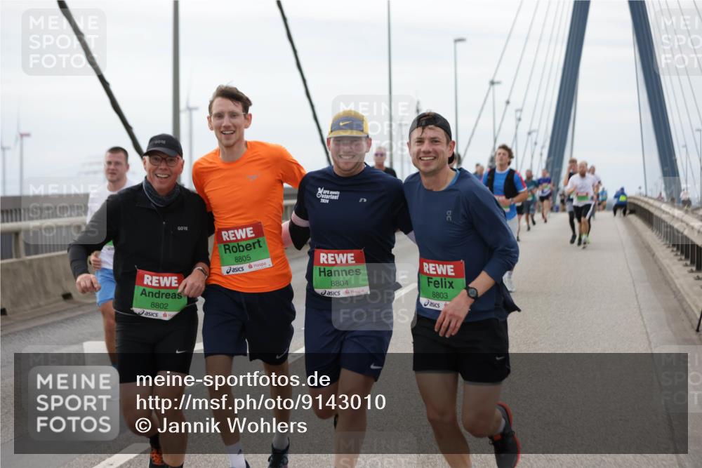 03.10.2025 - Köhlbrandbrückenlauf Jannik Wohlers http://msf.ph/oto/9143010 03.10.2025 15:44:17 Position 1 2024, 8802, 8805, 8804, 8803 meine-sportfotos.de