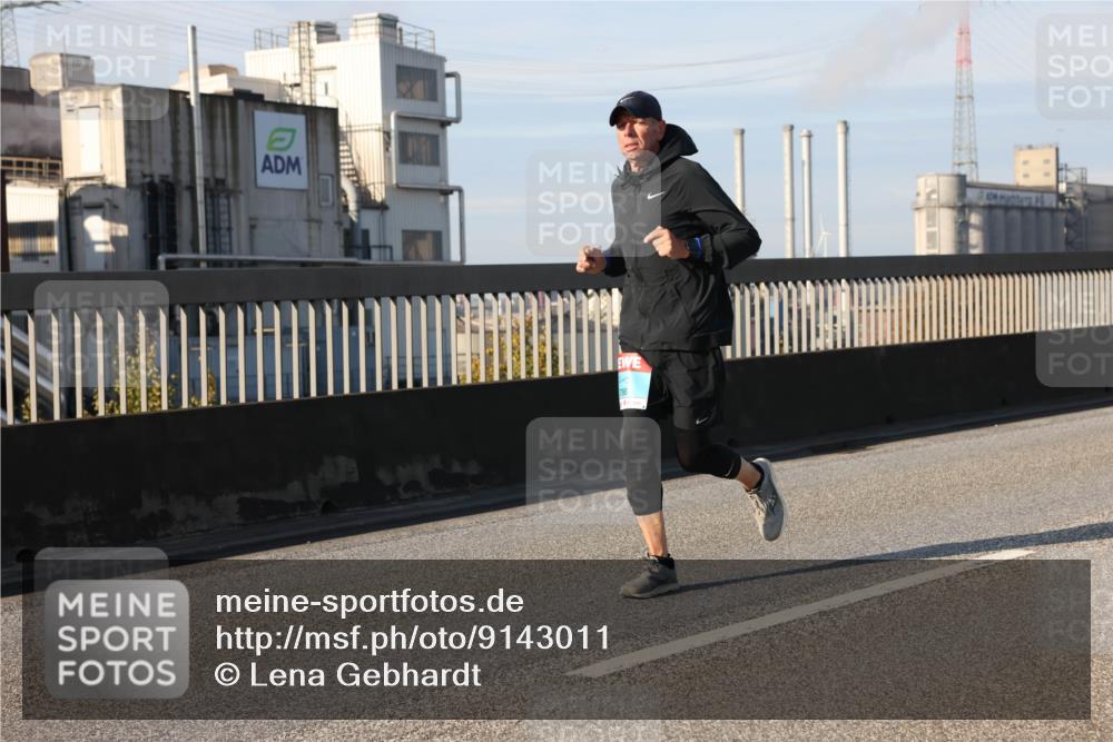 03.10.2025 - Köhlbrandbrückenlauf Lena Gebhardt http://msf.ph/oto/9143011 03.10.2025 10:00:53 Position 2  meine-sportfotos.de