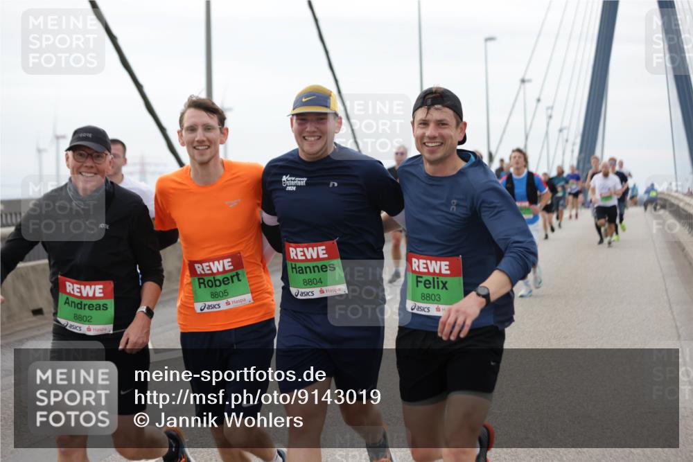 03.10.2025 - Köhlbrandbrückenlauf Jannik Wohlers http://msf.ph/oto/9143019 03.10.2025 15:44:17 Position 1 2024, 8802, 8805, 8804, 8803 meine-sportfotos.de
