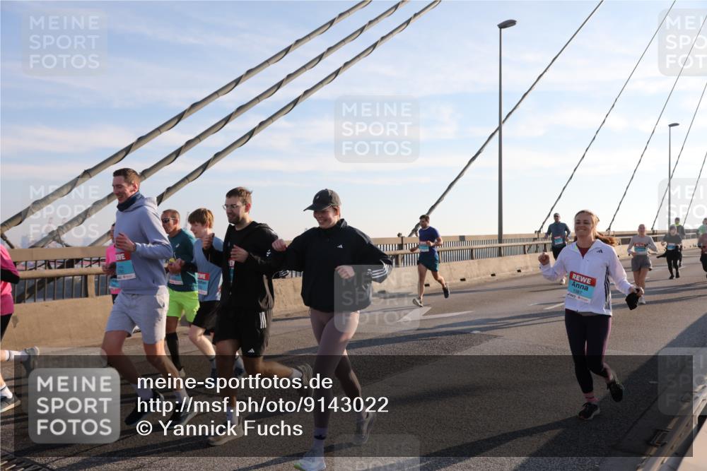 03.10.2025 - Köhlbrandbrückenlauf Yannick Fuchs http://msf.ph/oto/9143022 03.10.2025 08:29:57 Position 2 1387 meine-sportfotos.de