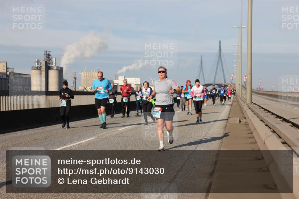 03.10.2025 - Köhlbrandbrückenlauf Lena Gebhardt http://msf.ph/oto/9143030 03.10.2025 10:00:54 Position 2  meine-sportfotos.de