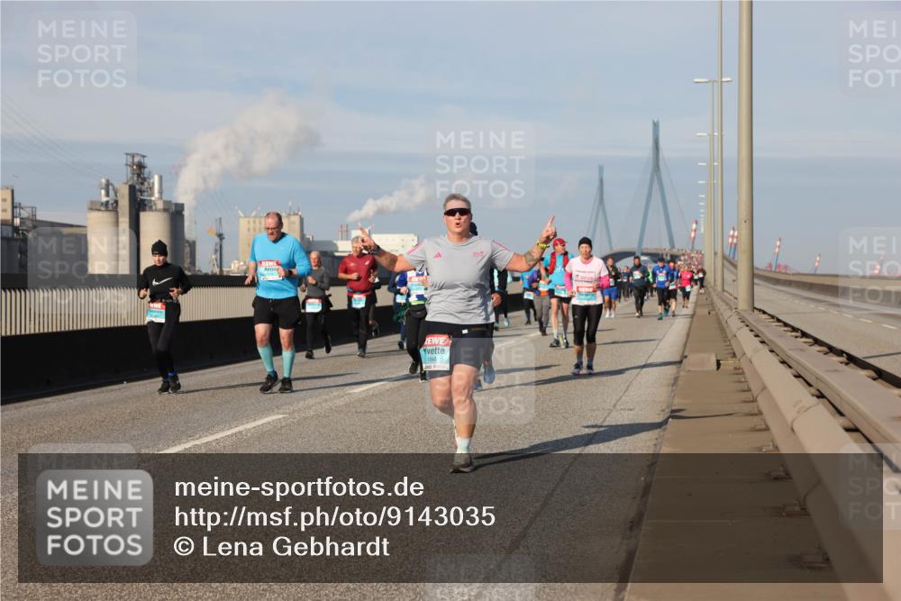 03.10.2025 - Köhlbrandbrückenlauf Lena Gebhardt http://msf.ph/oto/9143035 03.10.2025 10:00:55 Position 2 1846 meine-sportfotos.de