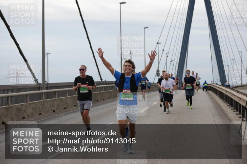 03.10.2025 - Köhlbrandbrückenlauf Jannik Wohlers http://msf.ph/oto/9143045 03.10.2025 15:44:19 Position 1 8082 meine-sportfotos.de