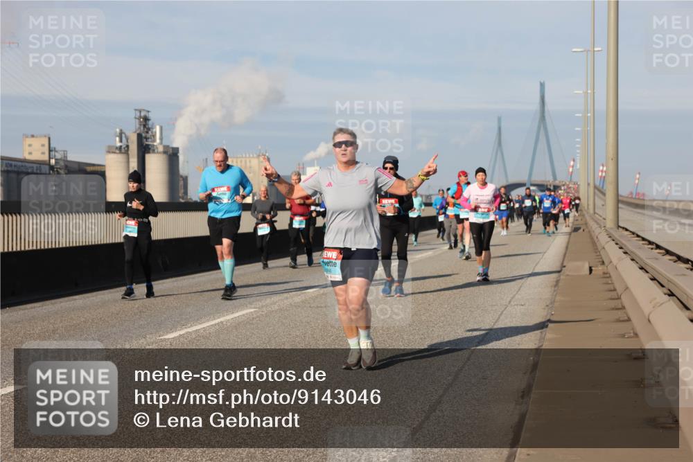 03.10.2025 - Köhlbrandbrückenlauf Lena Gebhardt http://msf.ph/oto/9143046 03.10.2025 10:00:55 Position 2 67, 1846 meine-sportfotos.de