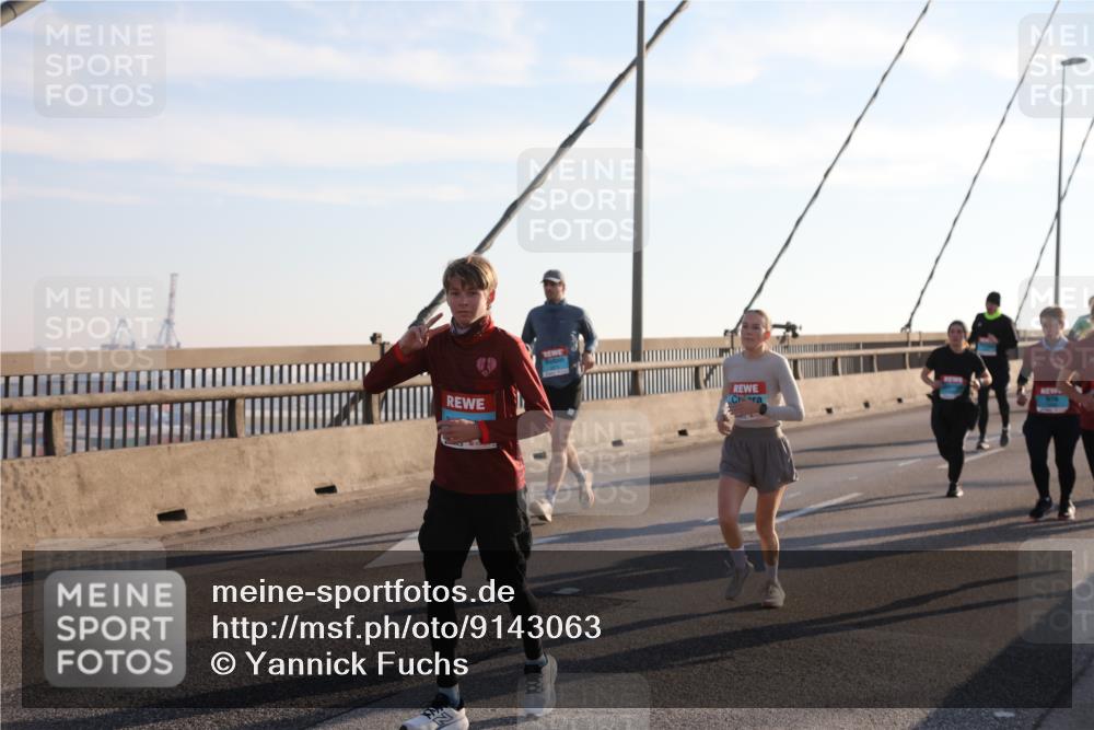 03.10.2025 - Köhlbrandbrückenlauf Yannick Fuchs http://msf.ph/oto/9143063 03.10.2025 08:29:59 Position 2  meine-sportfotos.de