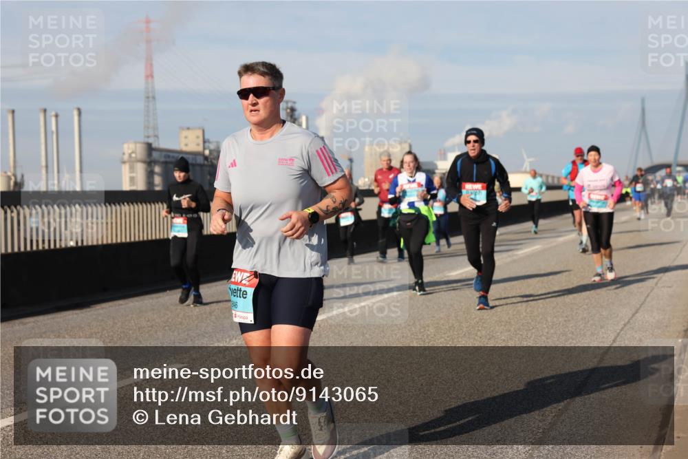 03.10.2025 - Köhlbrandbrückenlauf Lena Gebhardt http://msf.ph/oto/9143065 03.10.2025 10:00:56 Position 2 846 meine-sportfotos.de