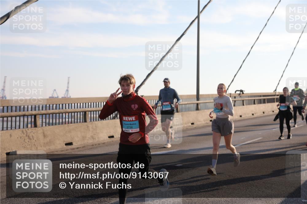 03.10.2025 - Köhlbrandbrückenlauf Yannick Fuchs http://msf.ph/oto/9143067 03.10.2025 08:29:59 Position 2 3738 meine-sportfotos.de