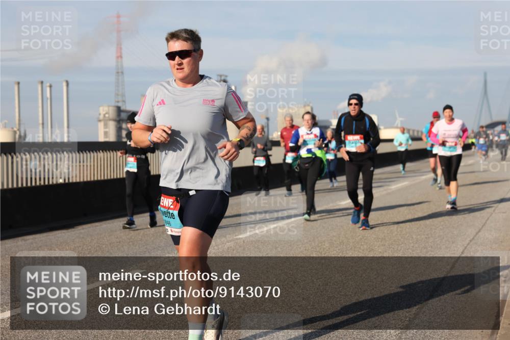 03.10.2025 - Köhlbrandbrückenlauf Lena Gebhardt http://msf.ph/oto/9143070 03.10.2025 10:00:56 Position 2 1846 meine-sportfotos.de