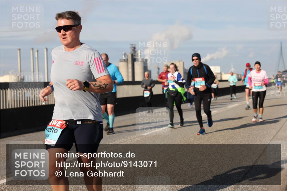 03.10.2025 - Köhlbrandbrückenlauf Lena Gebhardt http://msf.ph/oto/9143071 03.10.2025 10:00:57 Position 2 46 meine-sportfotos.de