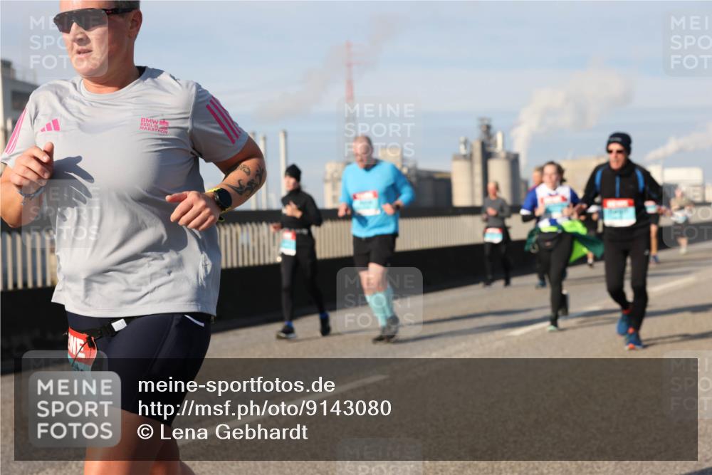 03.10.2025 - Köhlbrandbrückenlauf Lena Gebhardt http://msf.ph/oto/9143080 03.10.2025 10:00:57 Position 2  meine-sportfotos.de