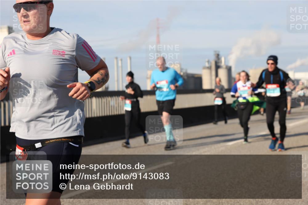 03.10.2025 - Köhlbrandbrückenlauf Lena Gebhardt http://msf.ph/oto/9143083 03.10.2025 10:00:57 Position 2  meine-sportfotos.de