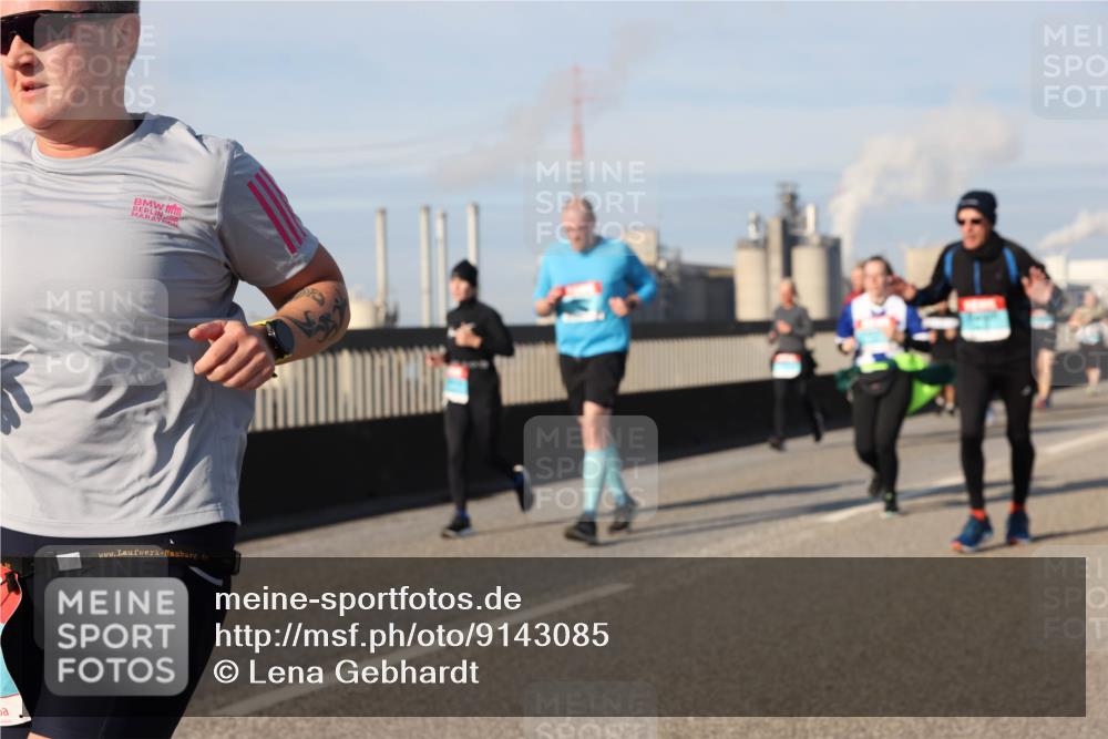 03.10.2025 - Köhlbrandbrückenlauf Lena Gebhardt http://msf.ph/oto/9143085 03.10.2025 10:00:57 Position 2  meine-sportfotos.de