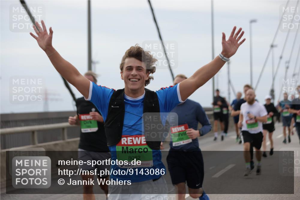 03.10.2025 - Köhlbrandbrückenlauf Jannik Wohlers http://msf.ph/oto/9143086 03.10.2025 15:44:20 Position 1 8082, 7494 meine-sportfotos.de