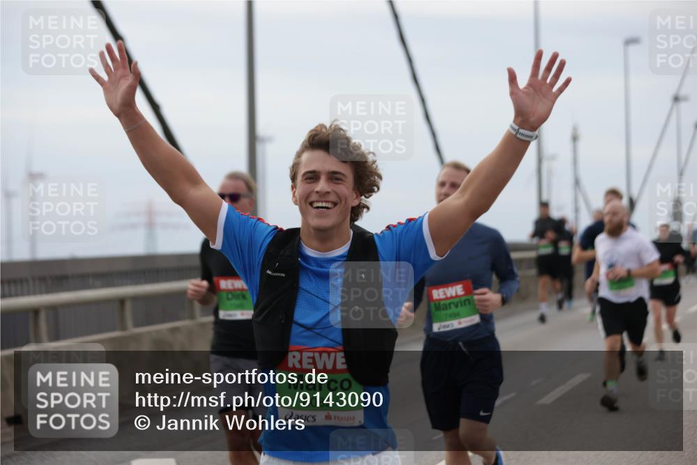 03.10.2025 - Köhlbrandbrückenlauf Jannik Wohlers http://msf.ph/oto/9143090 03.10.2025 15:44:20 Position 1 7494, 8082 meine-sportfotos.de