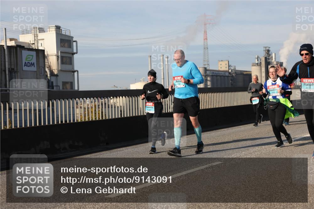03.10.2025 - Köhlbrandbrückenlauf Lena Gebhardt http://msf.ph/oto/9143091 03.10.2025 10:00:58 Position 2 2076, 1740, 3116 meine-sportfotos.de