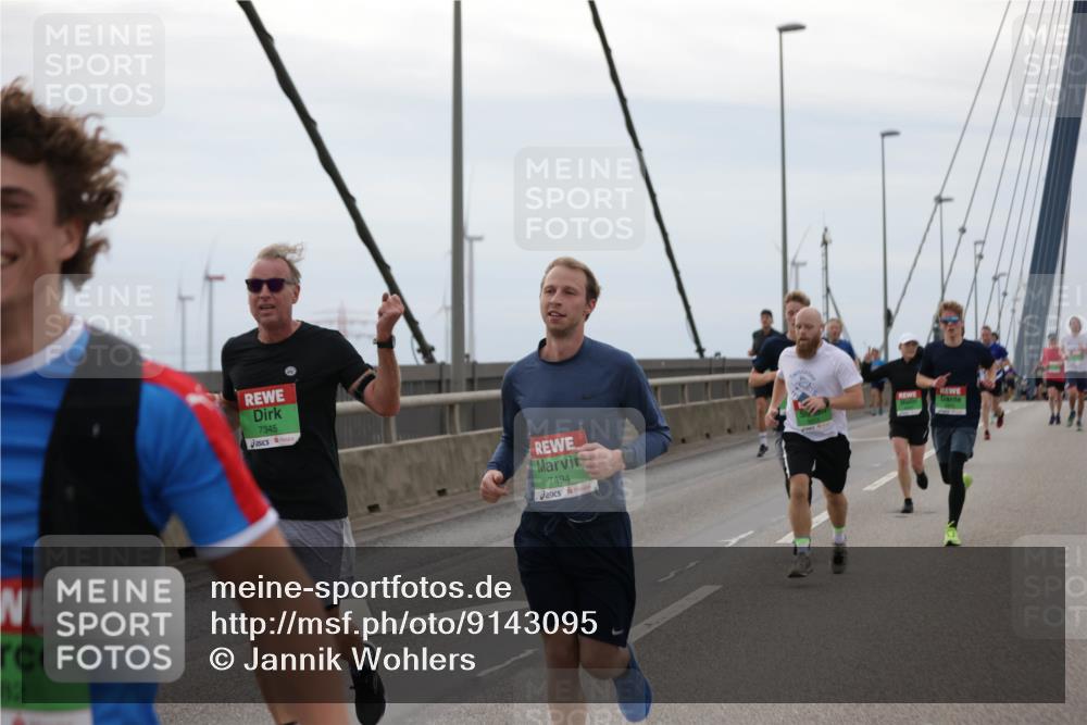 03.10.2025 - Köhlbrandbrückenlauf Jannik Wohlers http://msf.ph/oto/9143095 03.10.2025 15:44:21 Position 1 12, 7345, 7494 meine-sportfotos.de