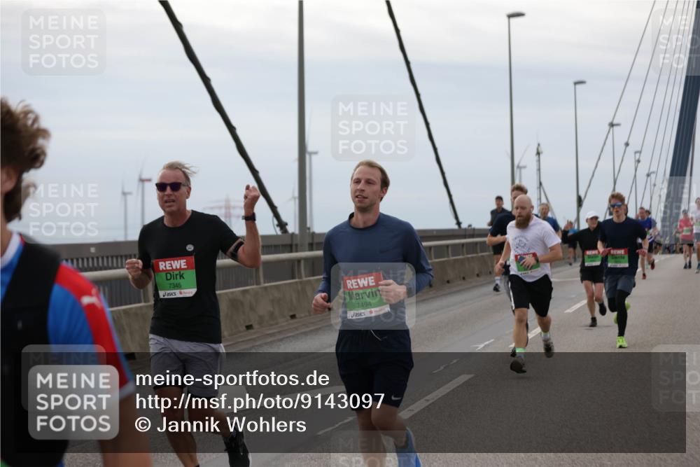 03.10.2025 - Köhlbrandbrückenlauf Jannik Wohlers http://msf.ph/oto/9143097 03.10.2025 15:44:21 Position 1 7345, 7494 meine-sportfotos.de