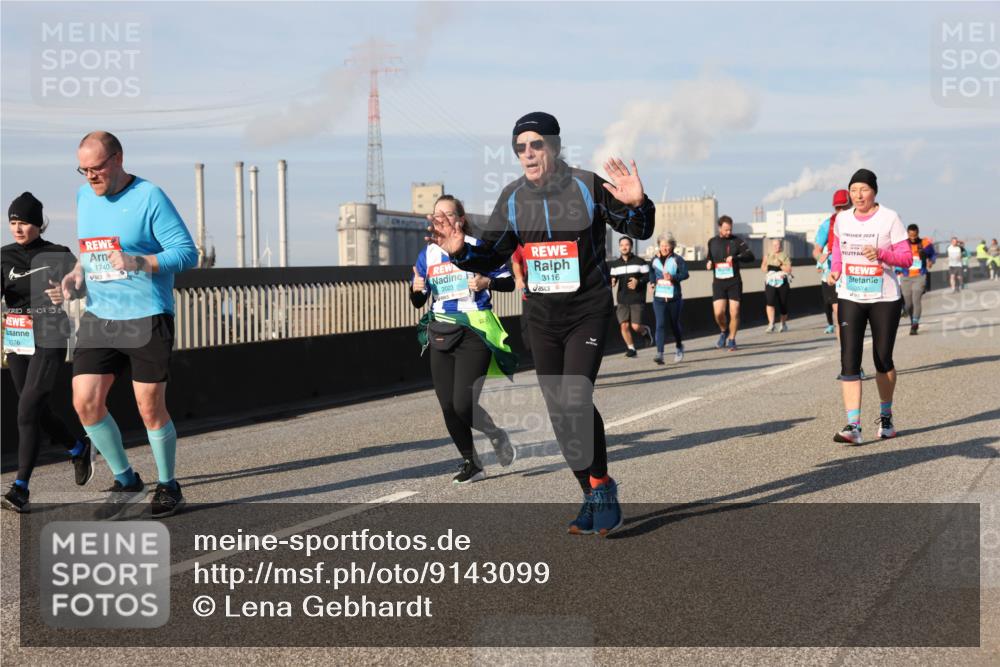 03.10.2025 - Köhlbrandbrückenlauf Lena Gebhardt http://msf.ph/oto/9143099 03.10.2025 10:00:58 Position 2 2076, 1740, 2023, 3116, 2024, 3574 meine-sportfotos.de