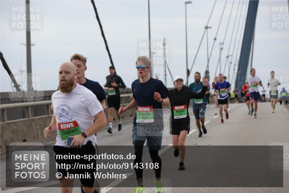 03.10.2025 - Köhlbrandbrückenlauf Jannik Wohlers http://msf.ph/oto/9143108 03.10.2025 15:44:22 Position 1 220, 9475, 8064 meine-sportfotos.de