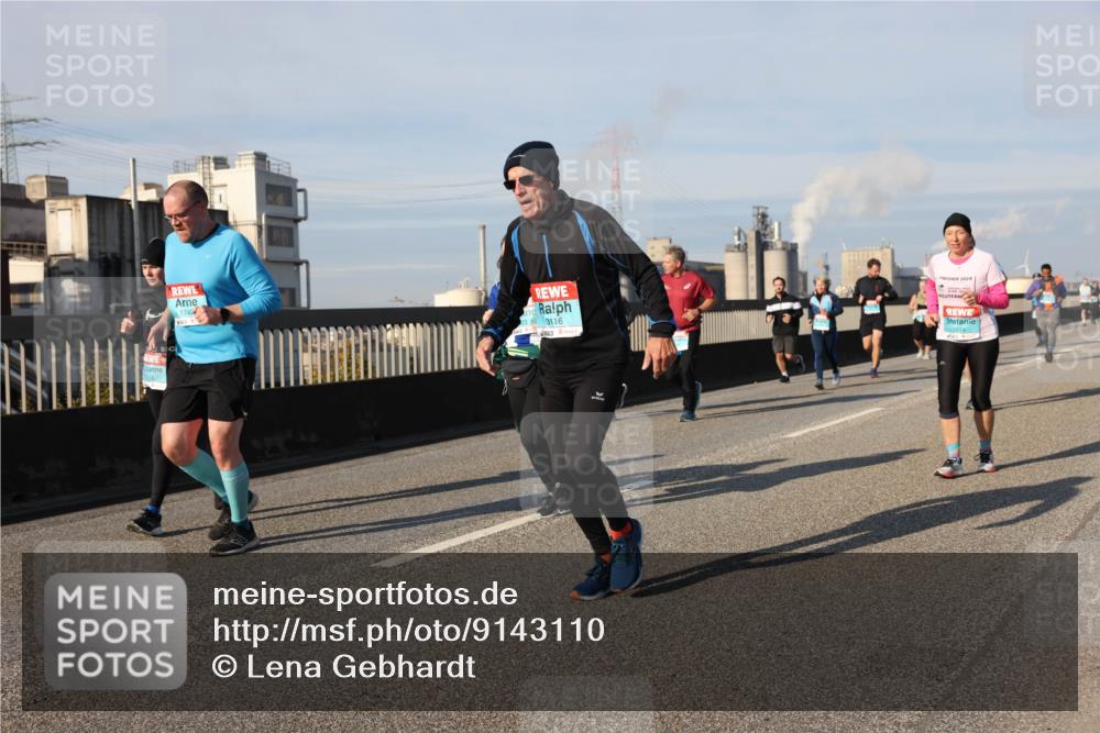 03.10.2025 - Köhlbrandbrückenlauf Lena Gebhardt http://msf.ph/oto/9143110 03.10.2025 10:00:59 Position 2 1740, 3116, 2024 meine-sportfotos.de
