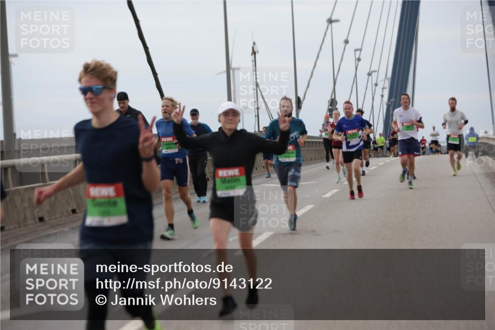 03.10.2025 - Köhlbrandbrückenlauf Jannik Wohlers http://msf.ph/oto/9143122 03.10.2025 15:44:23 Position 1  meine-sportfotos.de