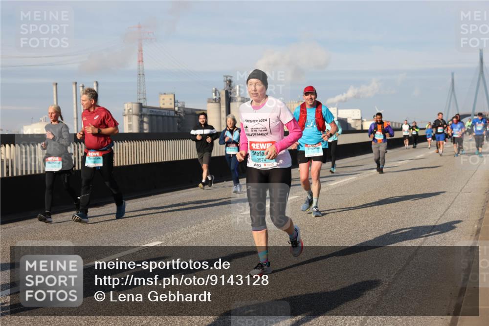 03.10.2025 - Köhlbrandbrückenlauf Lena Gebhardt http://msf.ph/oto/9143128 03.10.2025 10:01:00 Position 2 2024, 16, 760, 3574, 1757 meine-sportfotos.de