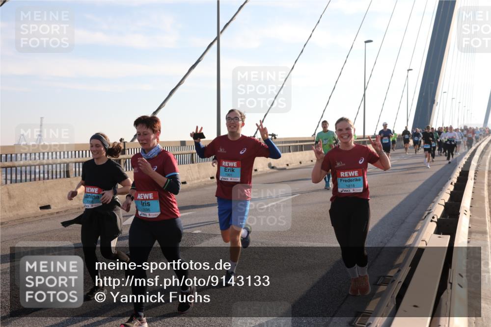 03.10.2025 - Köhlbrandbrückenlauf Yannick Fuchs http://msf.ph/oto/9143133 03.10.2025 08:30:02 Position 2 3596, 1901, 1818 meine-sportfotos.de
