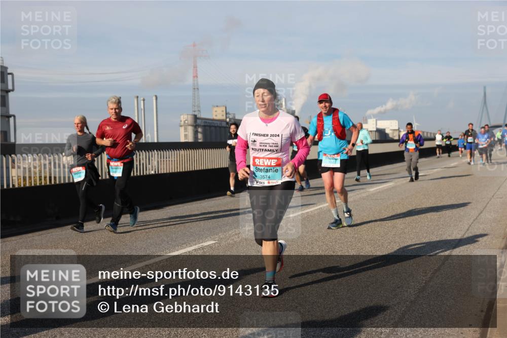 03.10.2025 - Köhlbrandbrückenlauf Lena Gebhardt http://msf.ph/oto/9143135 03.10.2025 10:01:00 Position 2 2024, 16, 760, 3574 meine-sportfotos.de